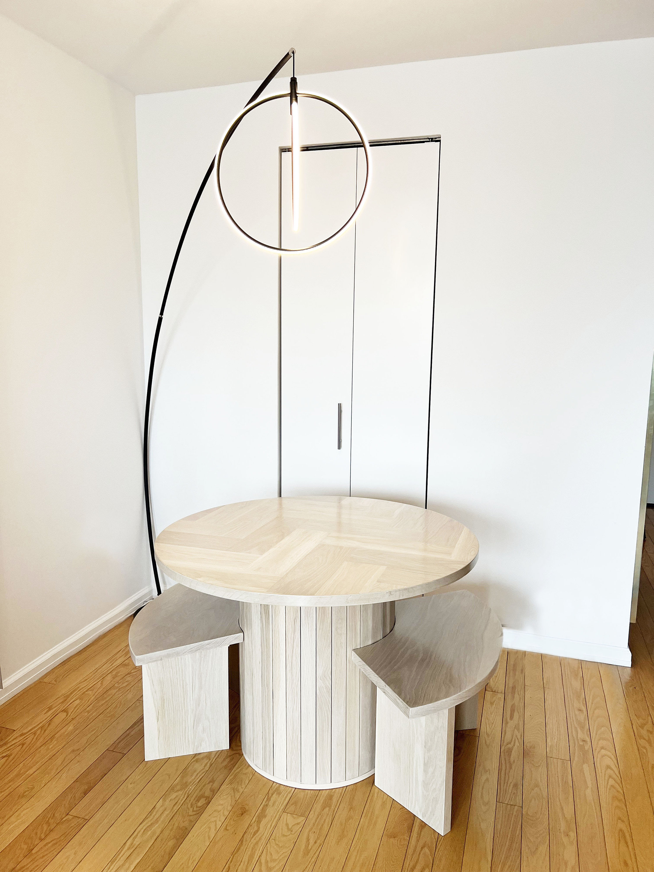 Oak pedestal table discount