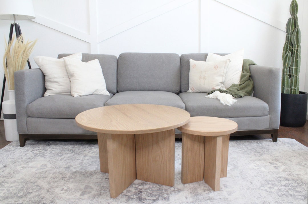 Round Solid Oak Wood Nesting Coffee Table Set, Set of 2, Pedestal Style ...