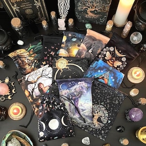 Printed Velvet Tarot Card Storage Pouch-Tarot Card Bag-Oracle Card Bag-Velvet Bag-Runes Bag-Crystal Bag-Gift Bag-Drawstring Pouch-Keepsake