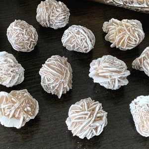 DESERT ROSE-Small Natural Desert Rose Selenite-Selenite Crystal-Selenite Cluster-Rough Rock-Gypsum Mineral-Sand Rose-Mineral Specimen