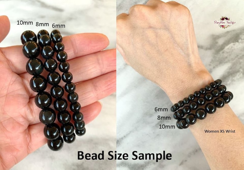 Puede incluir: Tres hileras de cuentas negras, cada una con un tama&ntilde;o diferente: 6 mm, 8 mm y 10 mm. Las cuentas se muestran en una mano para demostrar la diferencia de tama&ntilde;o. "Bead Size Sample" est&aacute; escrito debajo de las cuentas. "Women XS Wrist" est&aacute; escrito debajo de las cuentas en la mano.