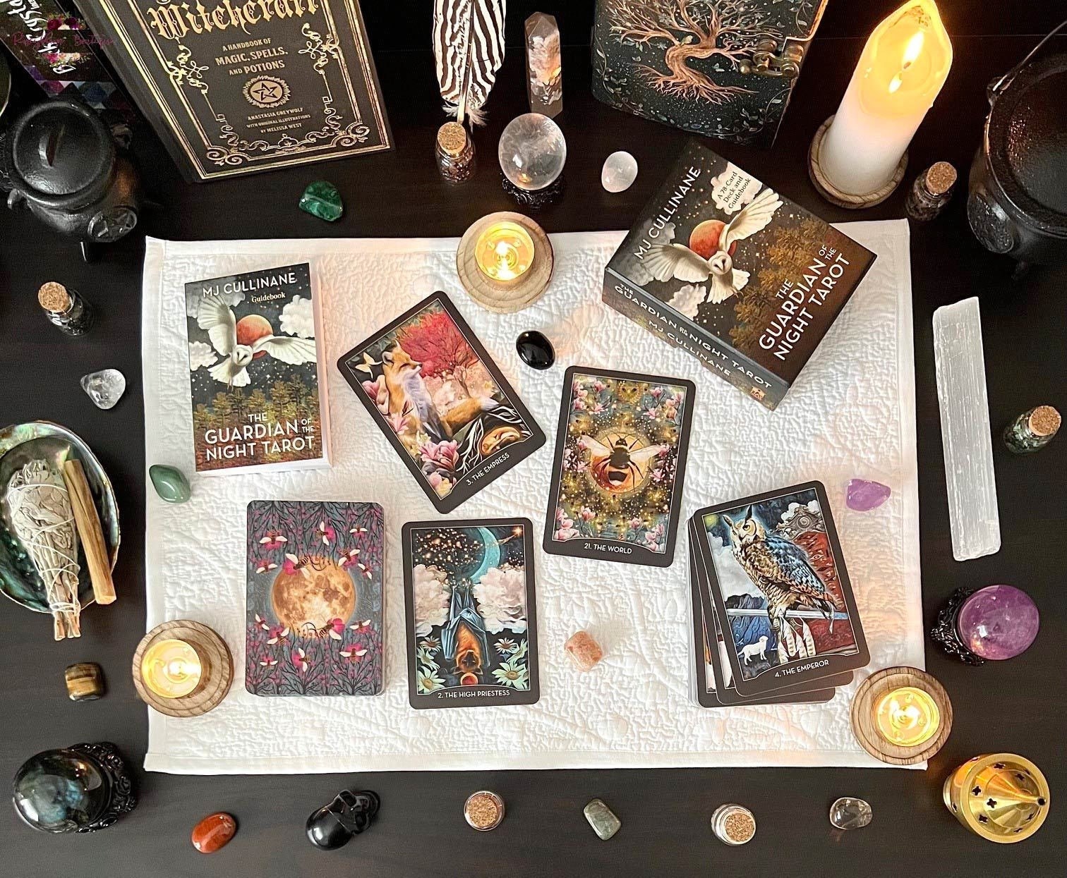 The Guardian of the Night Tarot | 78-card Deck With Guidebook | 22