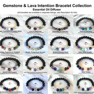 Puede incluir: Una colecci&oacute;n de 16 pulseras difusoras de aceite esencial de roca de lava con varias cuentas de piedras preciosas. Cada pulsera presenta una combinaci&oacute;n diferente de piedras preciosas y est&aacute; etiquetada con una intenci&oacute;n correspondiente, como "Amor y felicidad", "Conexi&oacute;n a tierra y protecci&oacute;n" y "Alivio del estr&eacute;s y la ansiedad".