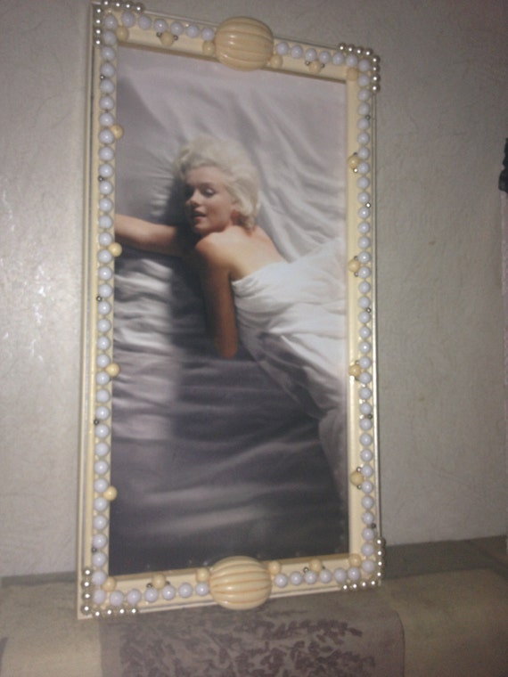 Items similar to This is a decorative 8x10 picture frame. It took 4