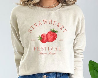 Retro Strawberry Sweater Cottagecore Strawberry Festival Sweatshirt Farmers Market Shirt Fruit Aesthetic Watercolor Strawberries Harvest Top