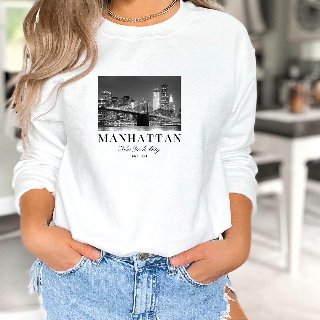 Manhattan College Sweatshirt overcompressed