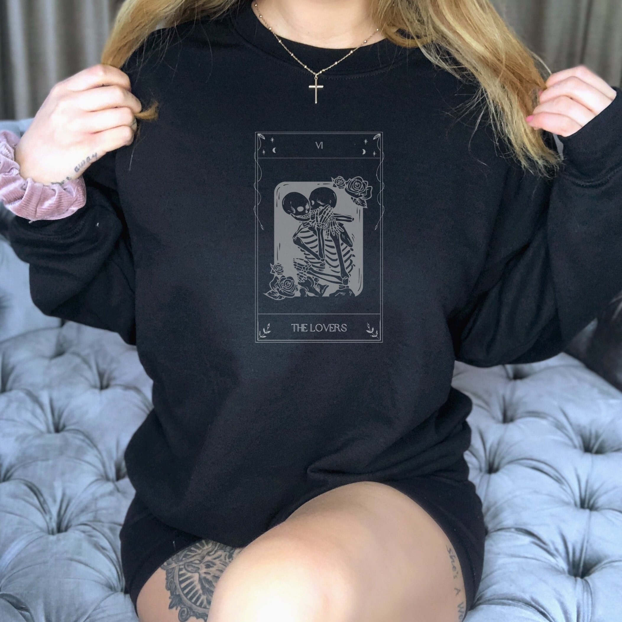 Shakespeare Hamlet Quote Mystical Tarot Deck Skeleton Sweater Retro Aesthetic Literary Sweatshirt Dark Academia Gothic Romantic Sweater