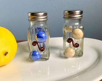 Beaded salt and pepper shakers, glass salt and pepper shakers, tabletop decor, decorative shakers, interchangable salt and pepper shakers