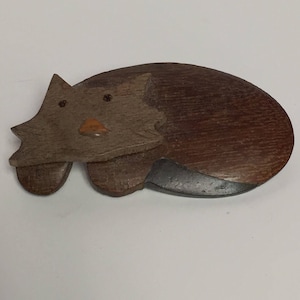 Vintage Wooden Cat Brooch: Two-Tone Handmade Wood Pin