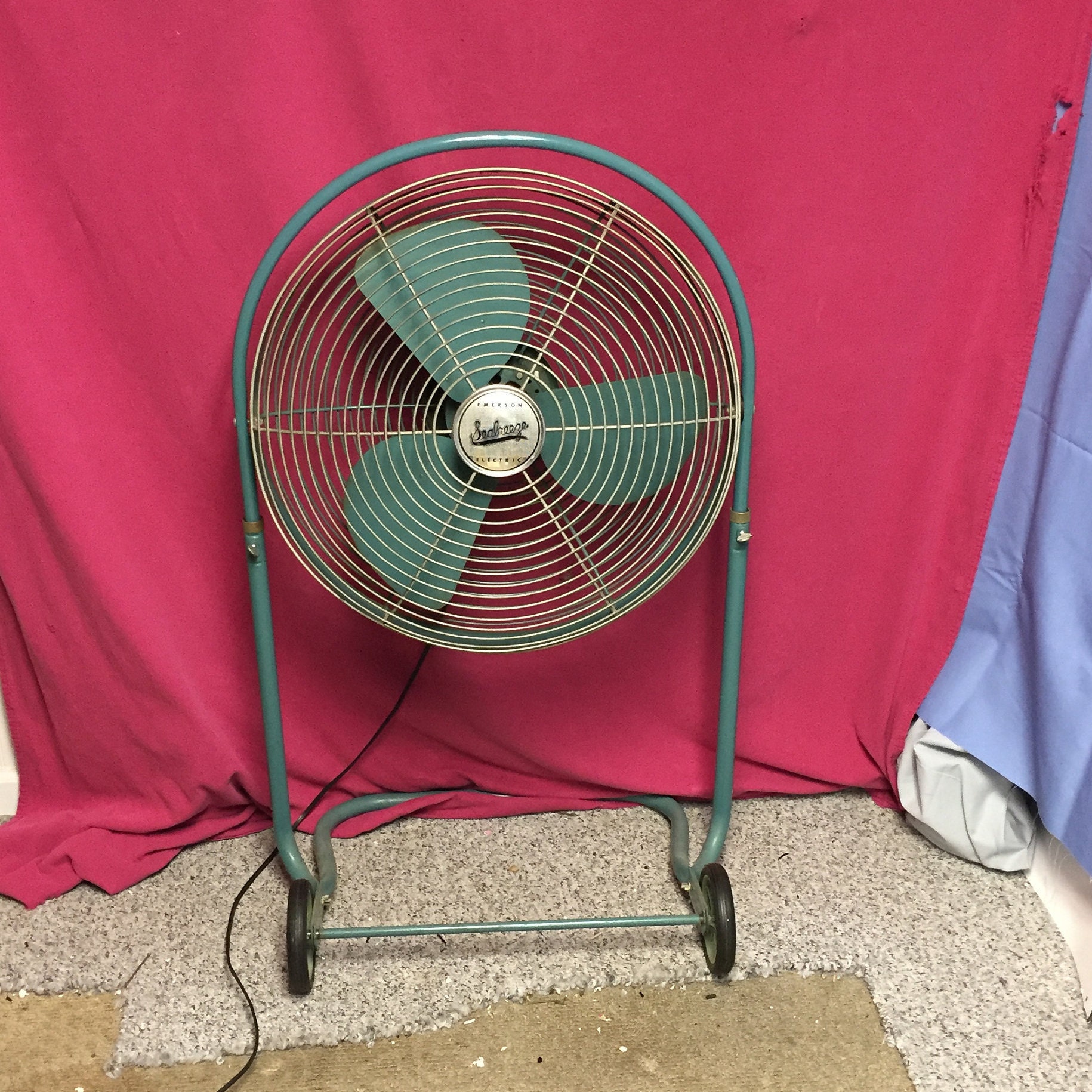 Industrial 2 Speed EMERSON Seabreeze 20 Floor Fan Adjustable Mid
