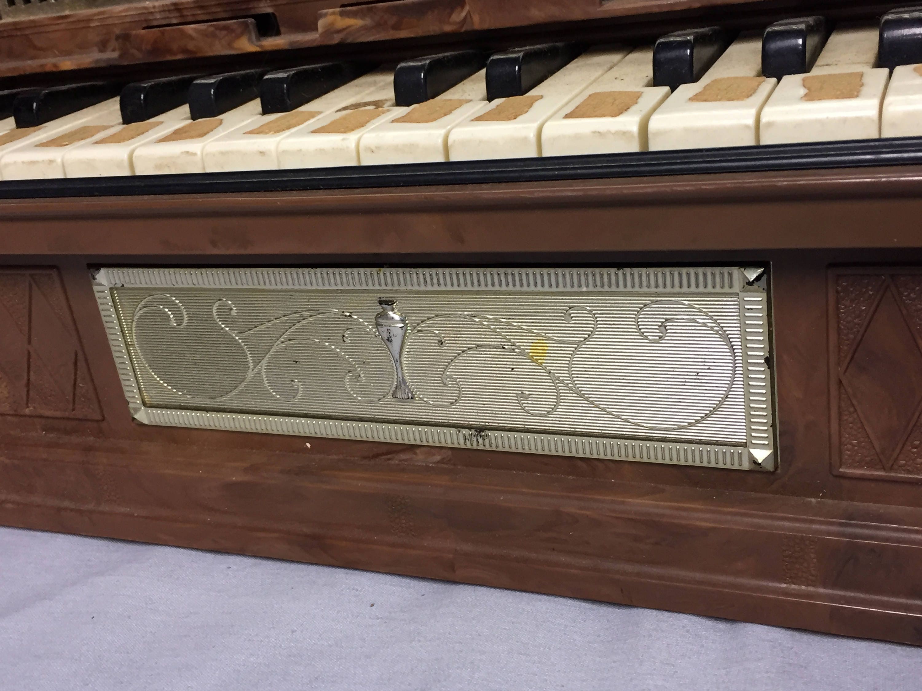 Electric Golden Pipe Organ, Emenee Industries Inc, NY