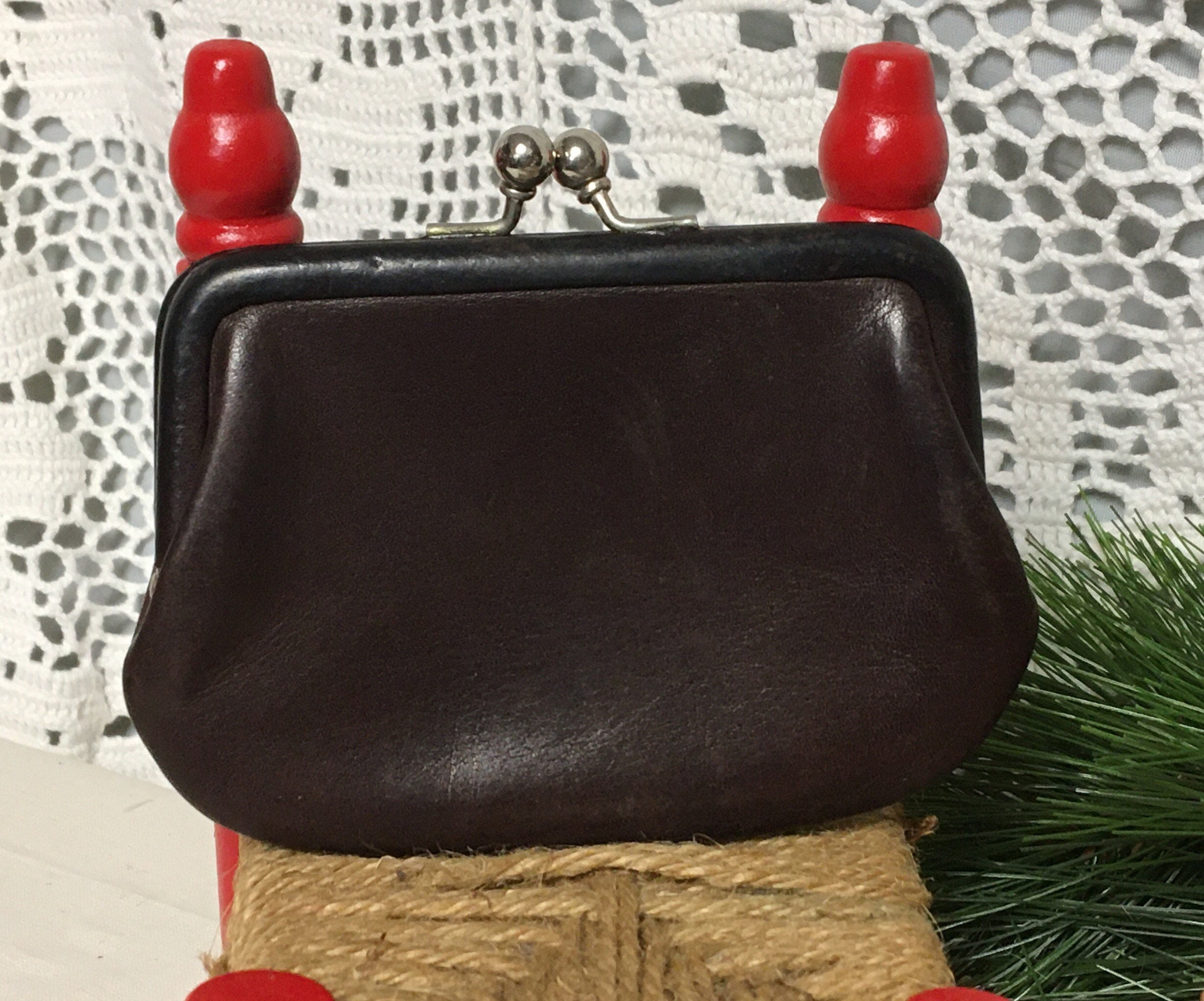 VINTAGE COACH 👛 Kisslock Coin Purse | Purses, Coin purse, Vintage coach