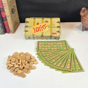 Cartas de lotería antiguas y números de madera