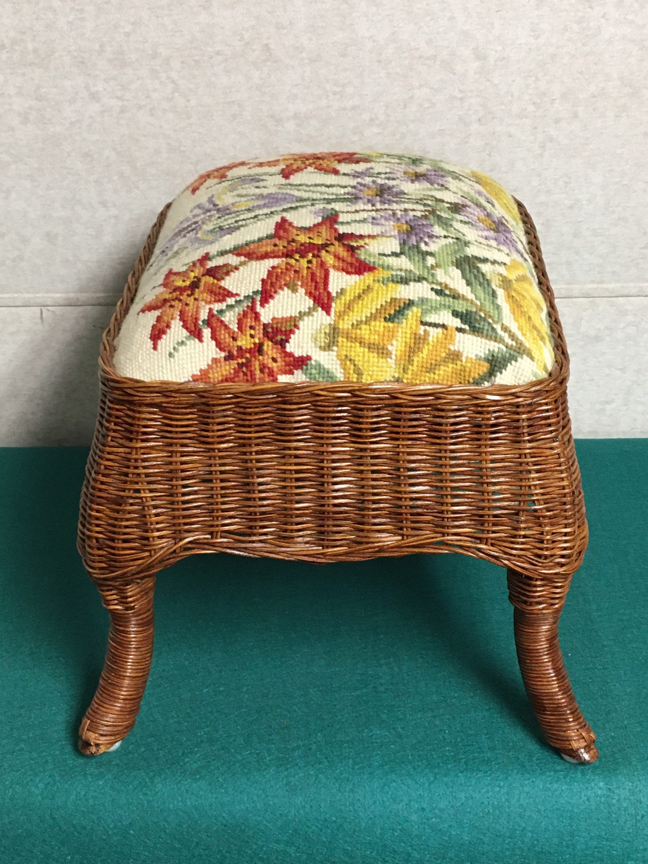 Vintage online wicker footstool