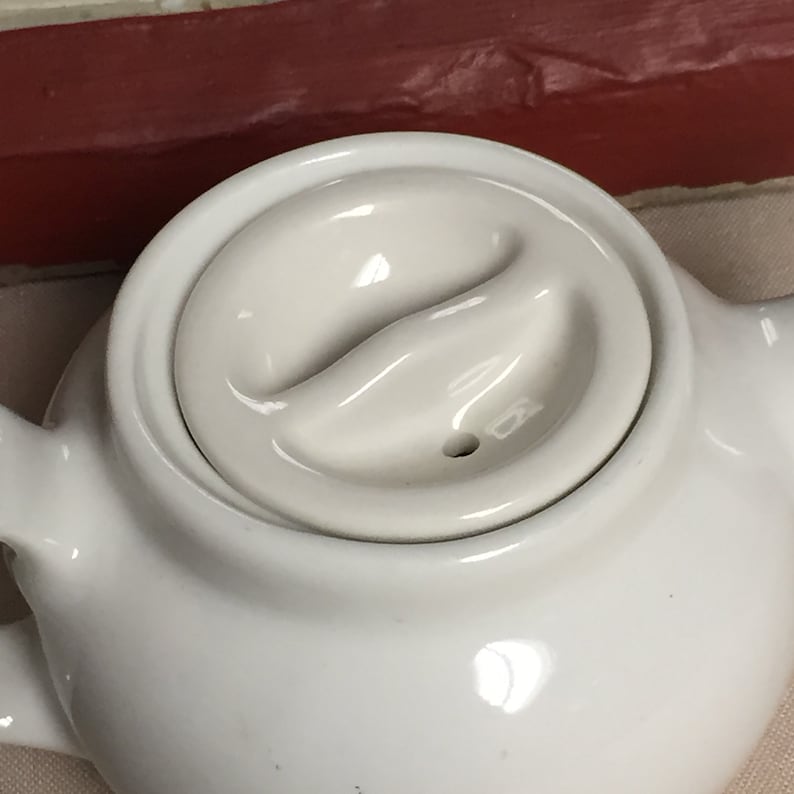 Vintage Hall Small Teapot Tea for One, Hall Vintage Restaurant Ware Teapot with Inverted Lid