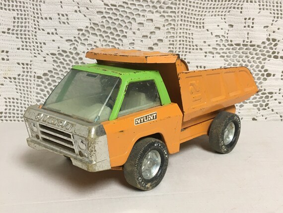 nylint dump truck