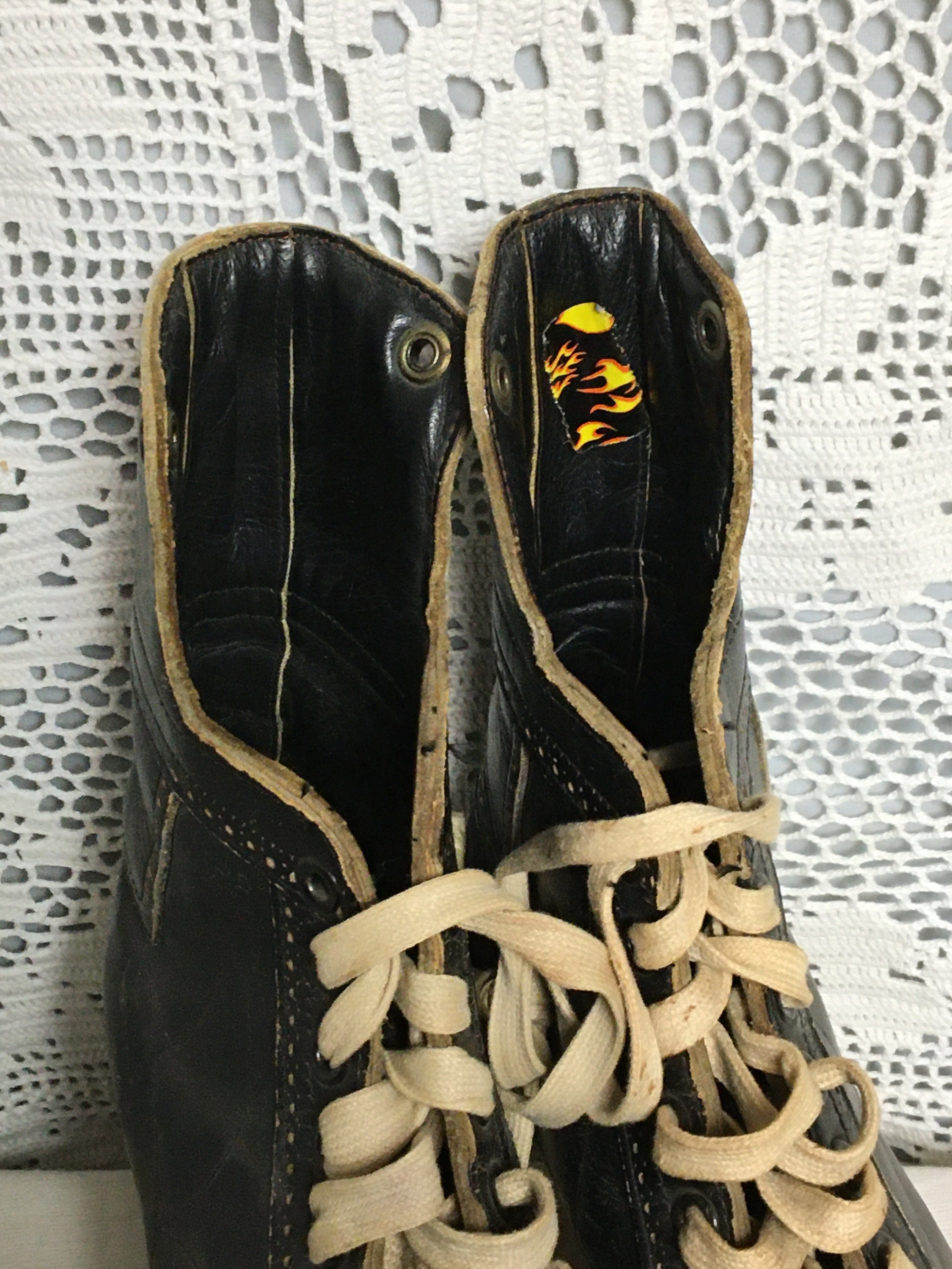 Vintage Bauer Black Panther Men's Leather Hockey Ice Skates, Size 10.5