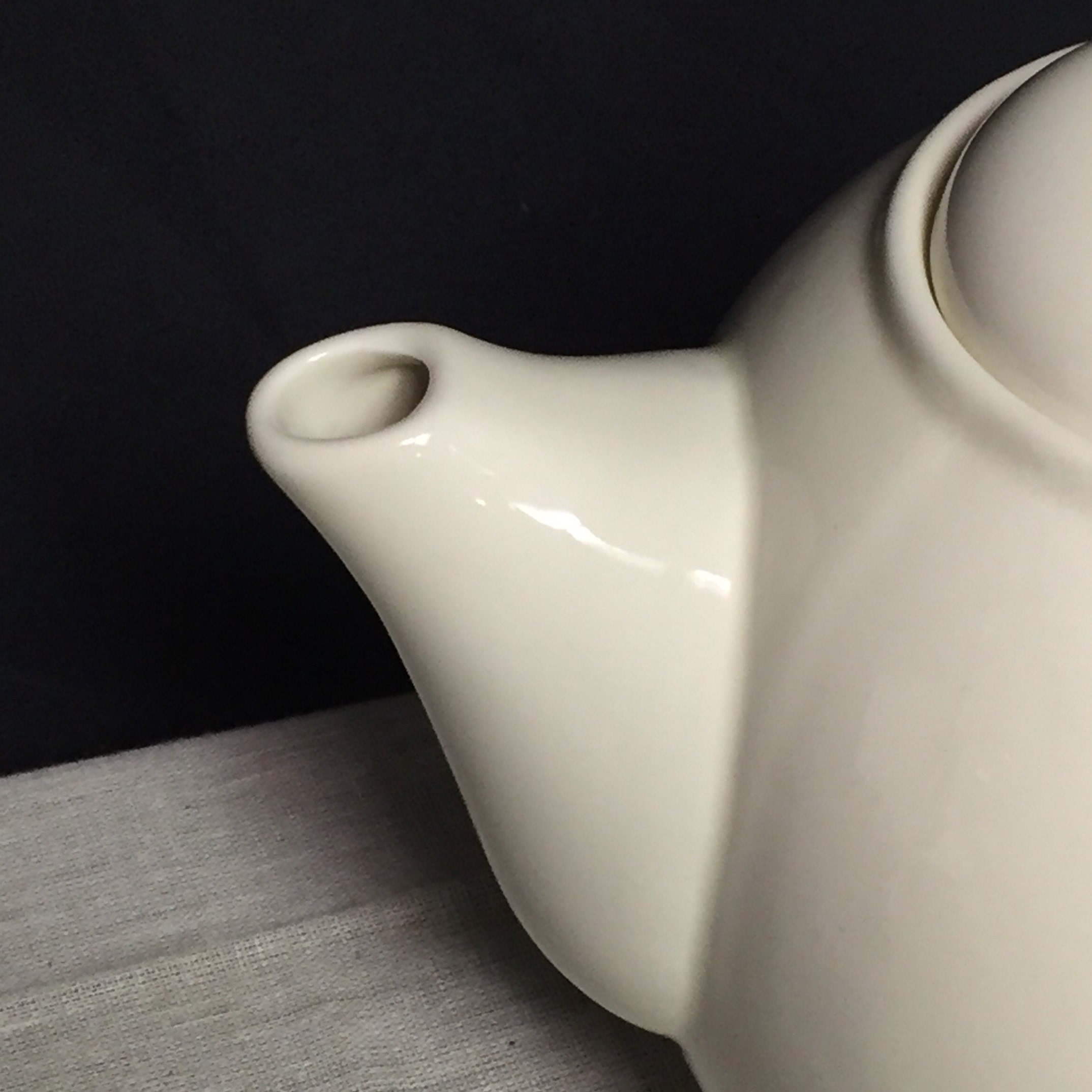 Hallmark White, Porcelain Teapot, Coffee Pot, Tea, Pot, 6 Cup Teapot