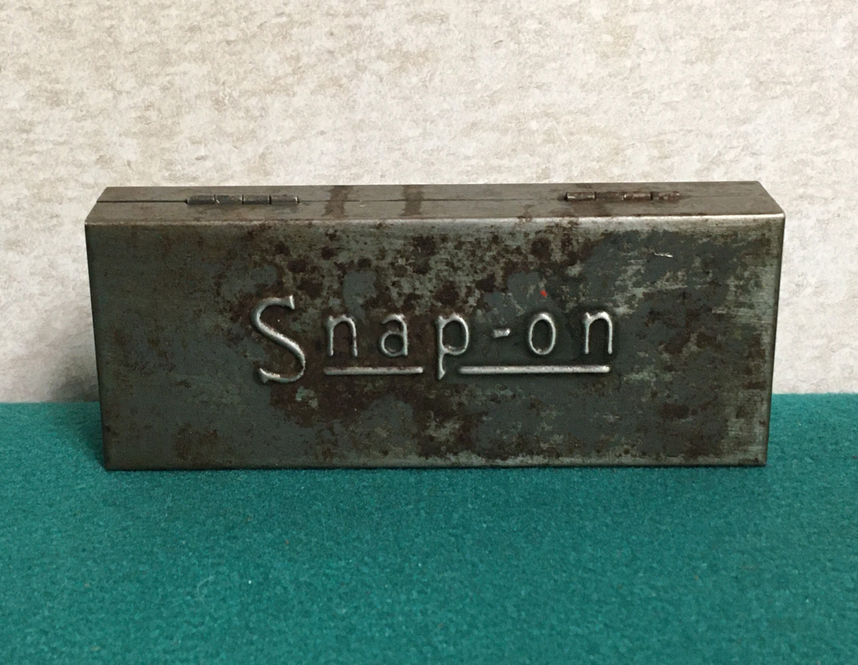 Vintage SNAPON Socket Set Steel Case Box with Hinged Lid