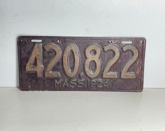 1924 Massachusetts Automobile License Plate Registration Tag 420822