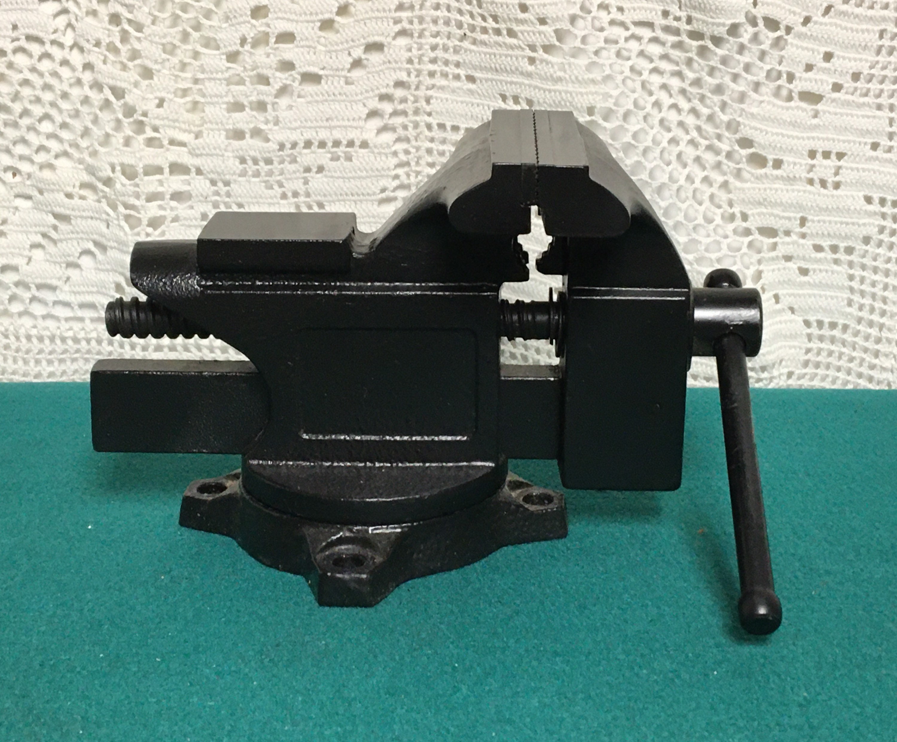 WILTON Swivel Shop Vise with Protecto Sleeves, 41/2 Jaw Width, 41/2