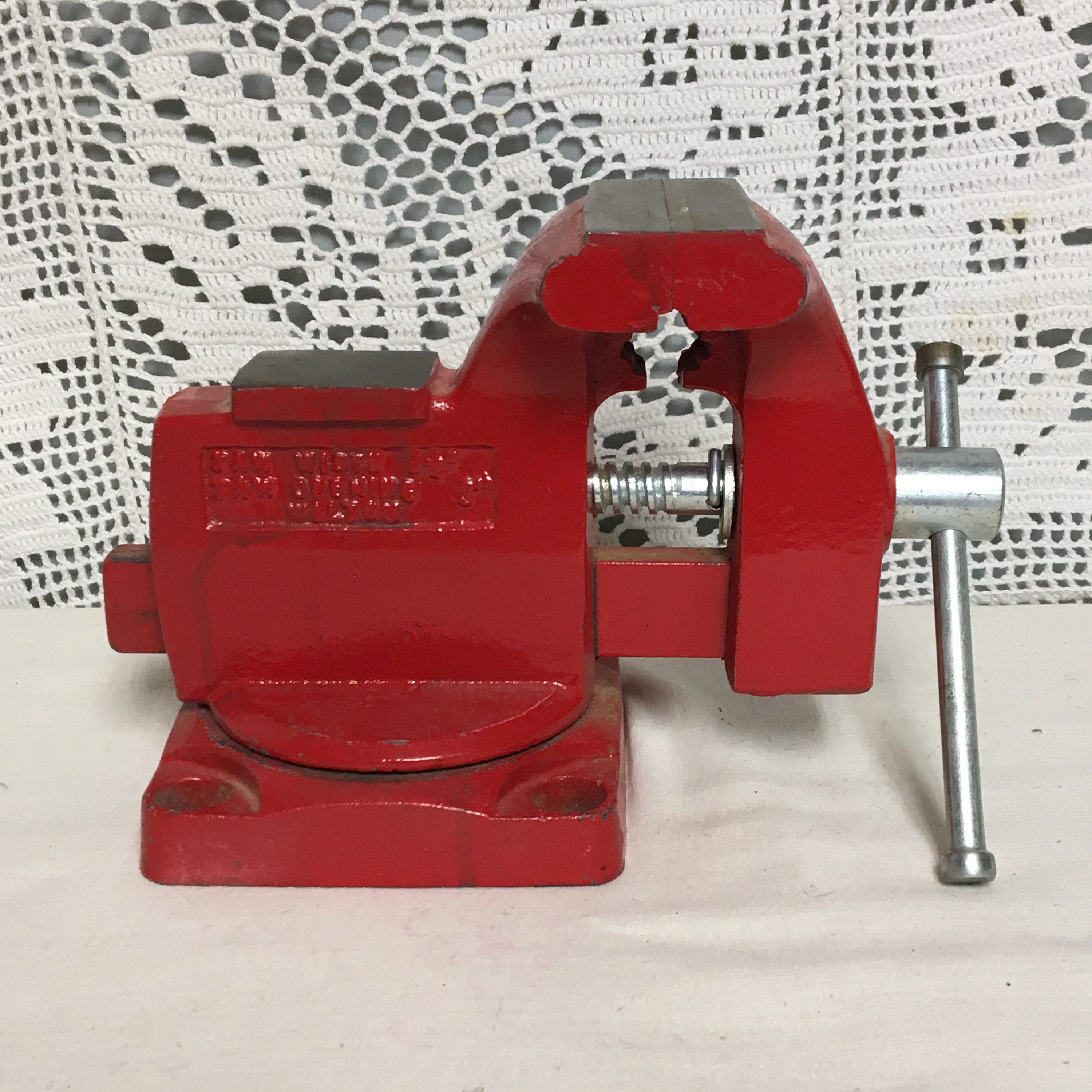 WILTON Swivel Shop Vise, Mechanic's Vise, 3 Jaw Width, 31/2 Jaw Opening