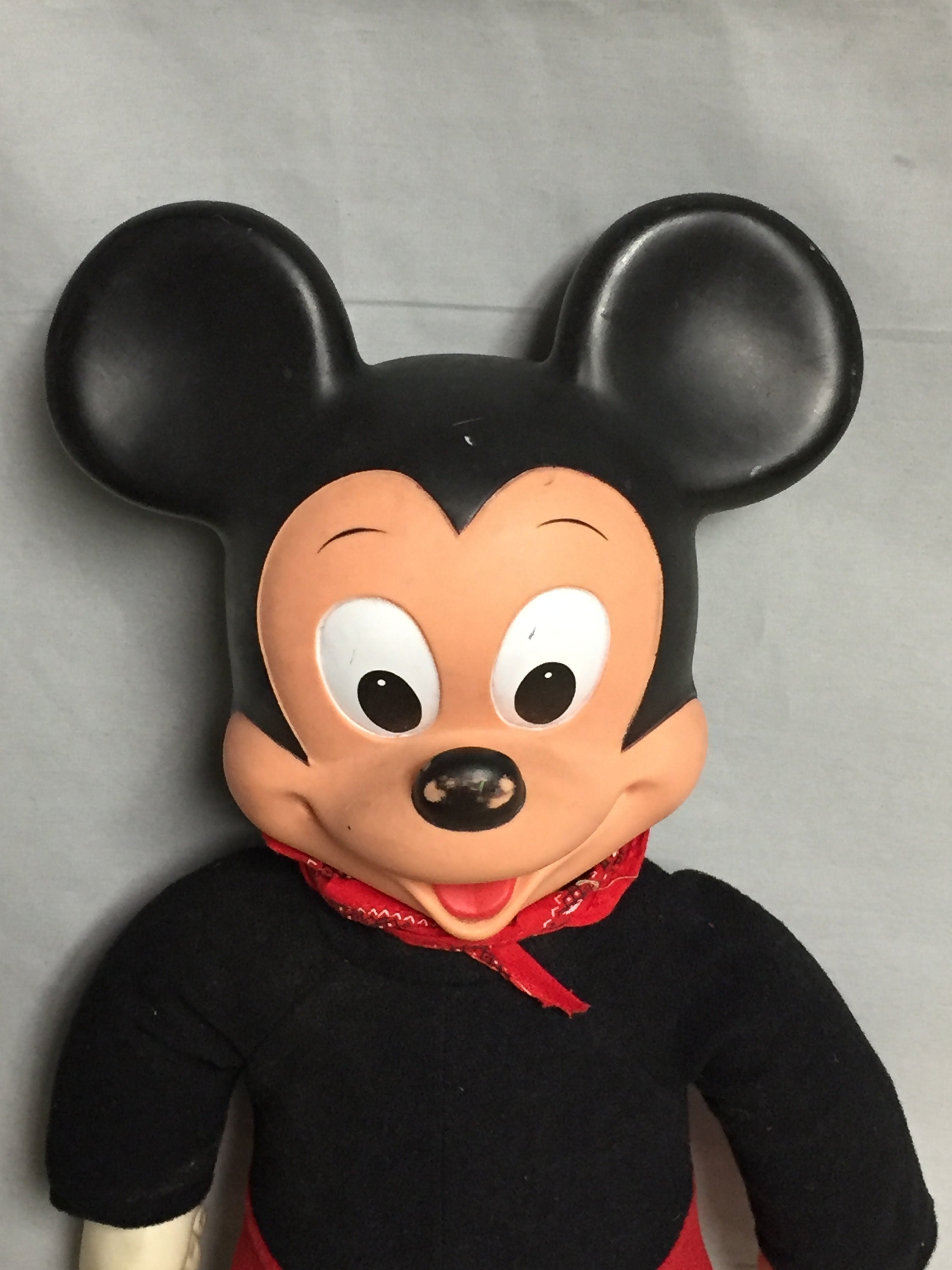 walking mickey mouse toy