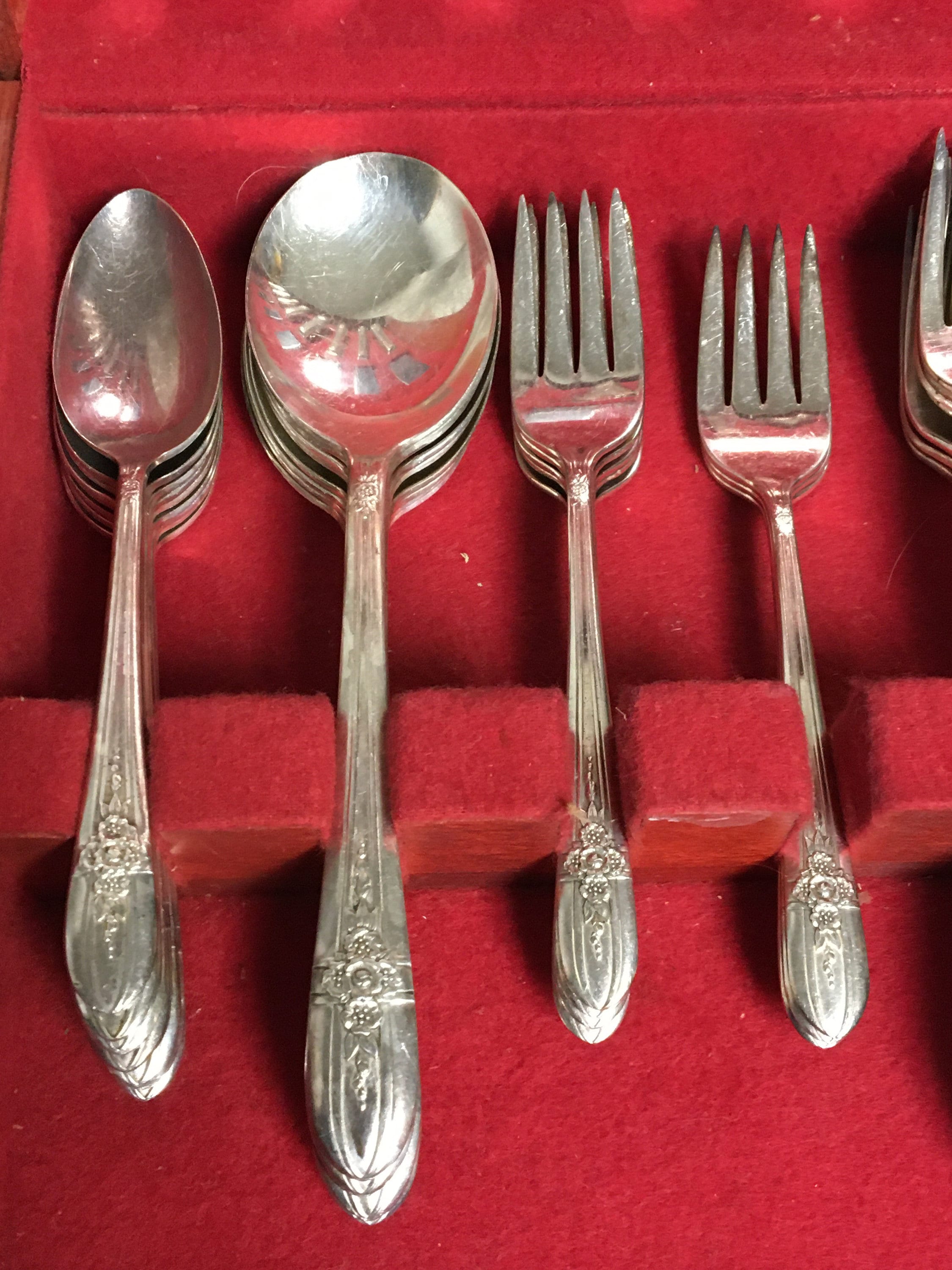 Wm. Rogers Mfg. Co, Original Rogers, Extra Plate Silverplate, Serves 8