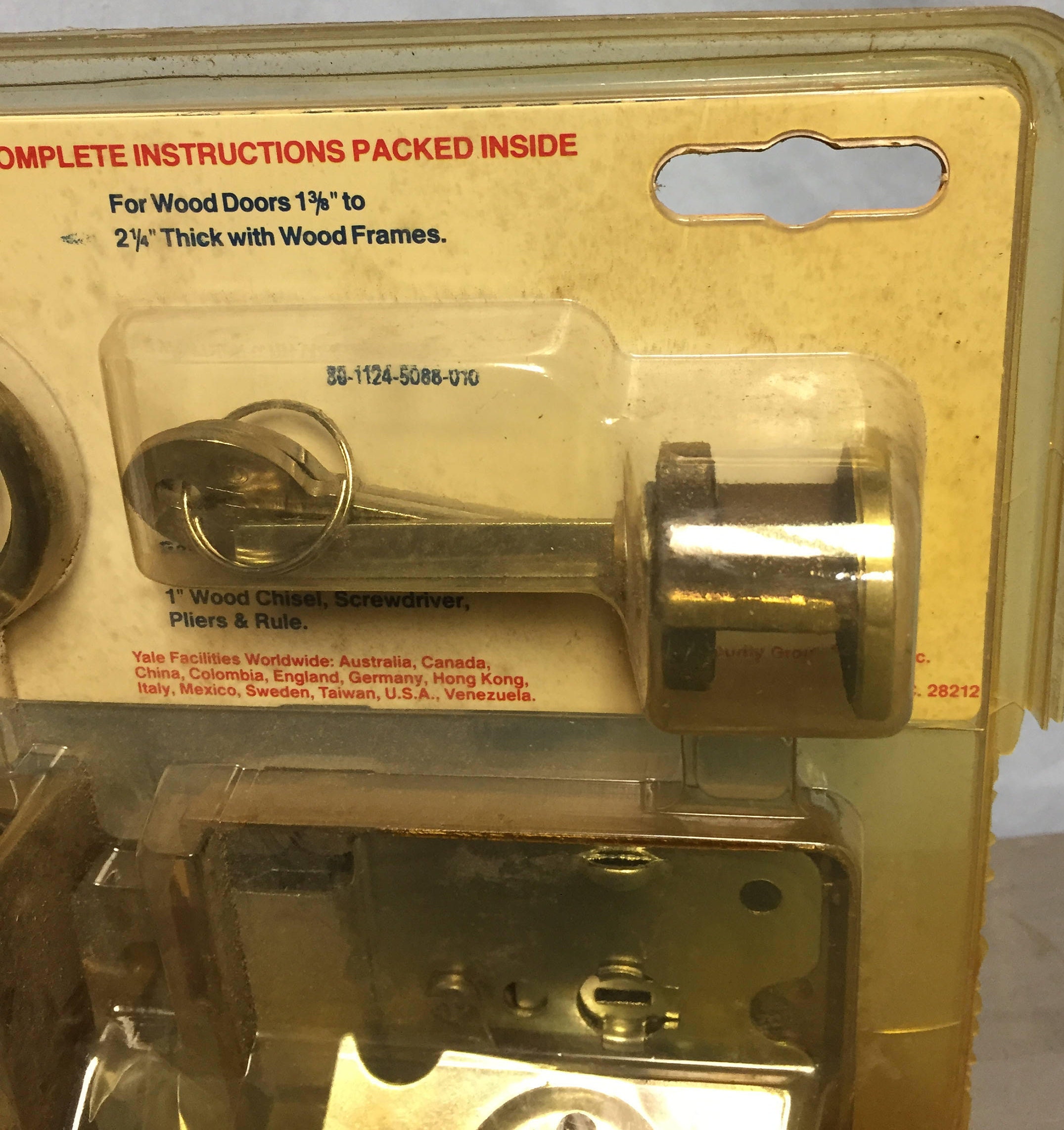 Vintage N.O.S. Yale Security Latch Lock In Original Package w/ Keys V80