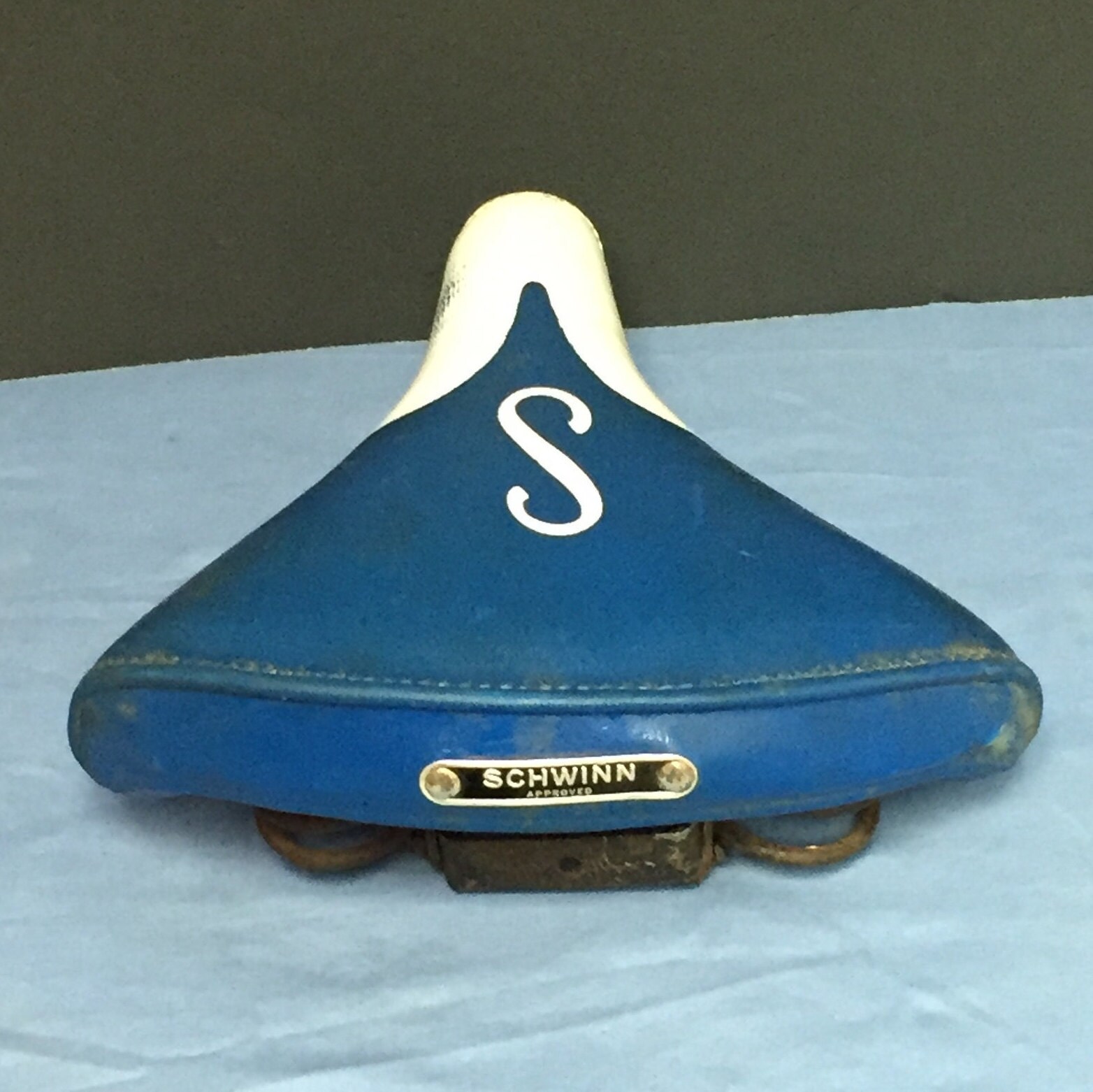 schwinn bike saddle