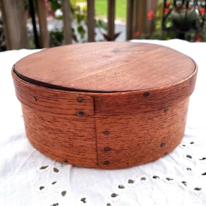 Round Antique Shaker Style Bentwood Box, Small Round Pantry Box, Primitive Kitchen Storage,