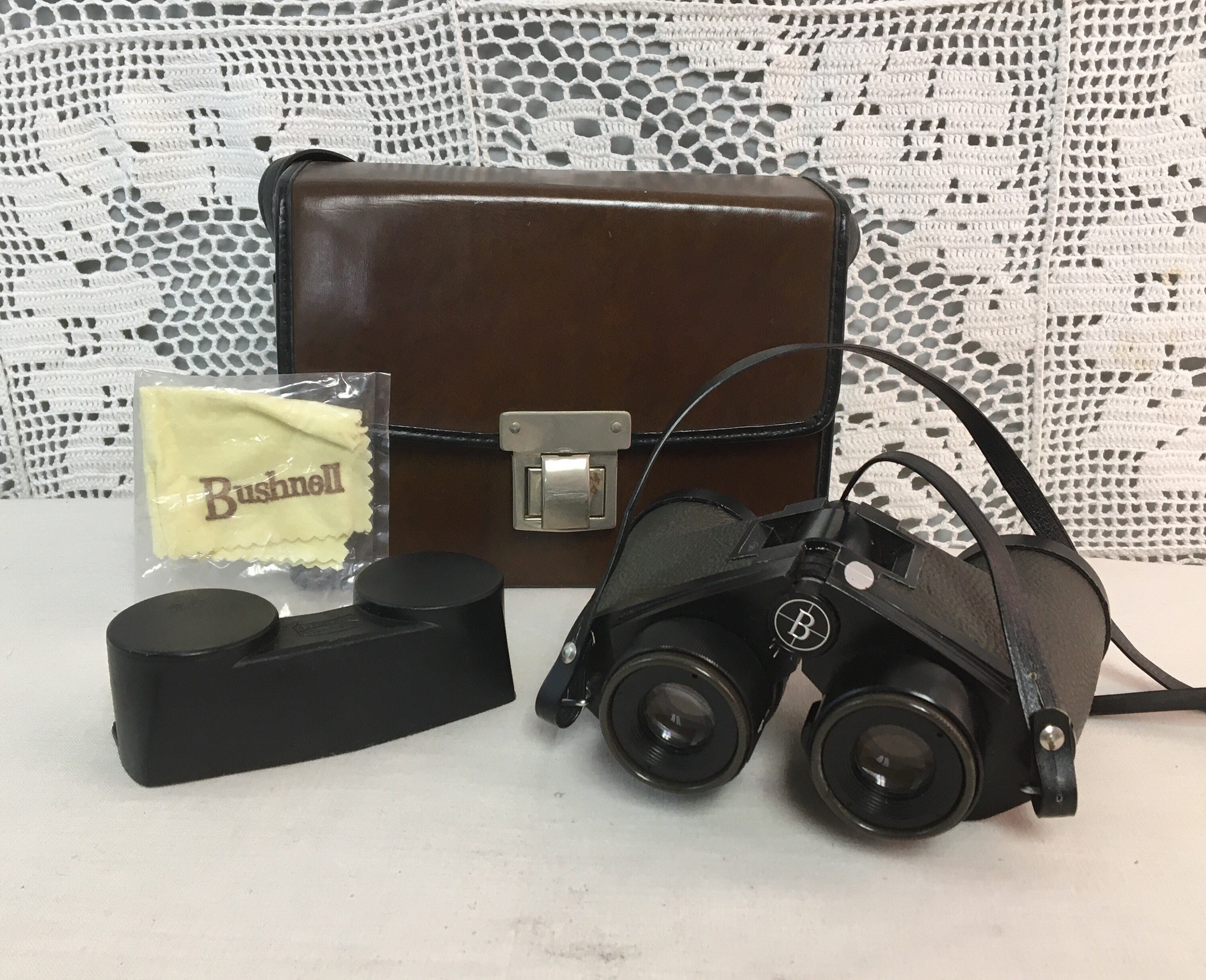 Vintage Bushnell Custom Binoculars, 7 x 35 Insta Focus Field 8 Degrees