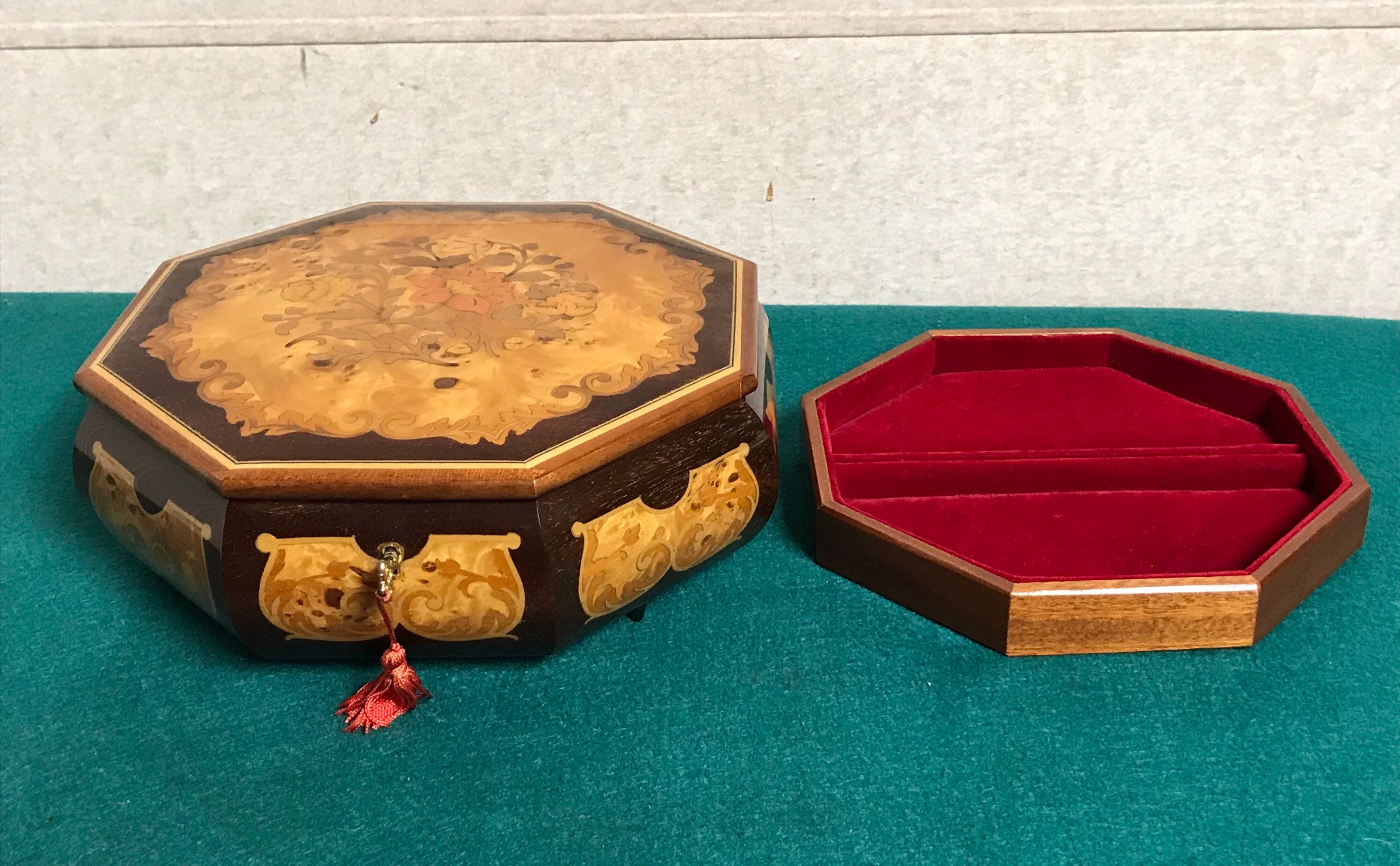Wooden Inlay Music Box Made in Sorrento Italy, Gargiulo Jewelry Box