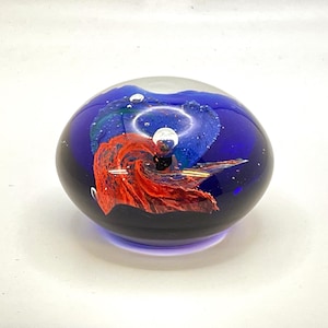 Dynasty Gallery Heirloom Collection, Pinwheel Glass Paperweight, Cobalt Blue and Red, Trapped Bubble