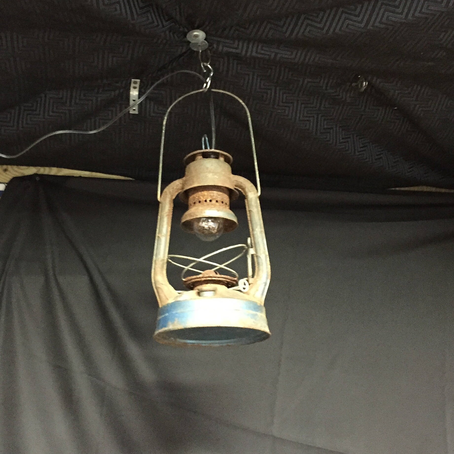 Rusty Lantern Ucon - rf7jd0h