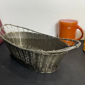 Cesta de pan tejida de metal, cesta rectangular de alambre plateado