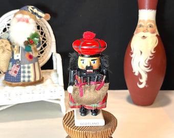 Kurt S. Adler Santa's World, Mini 5" Wooden Nutcracker, Scotland