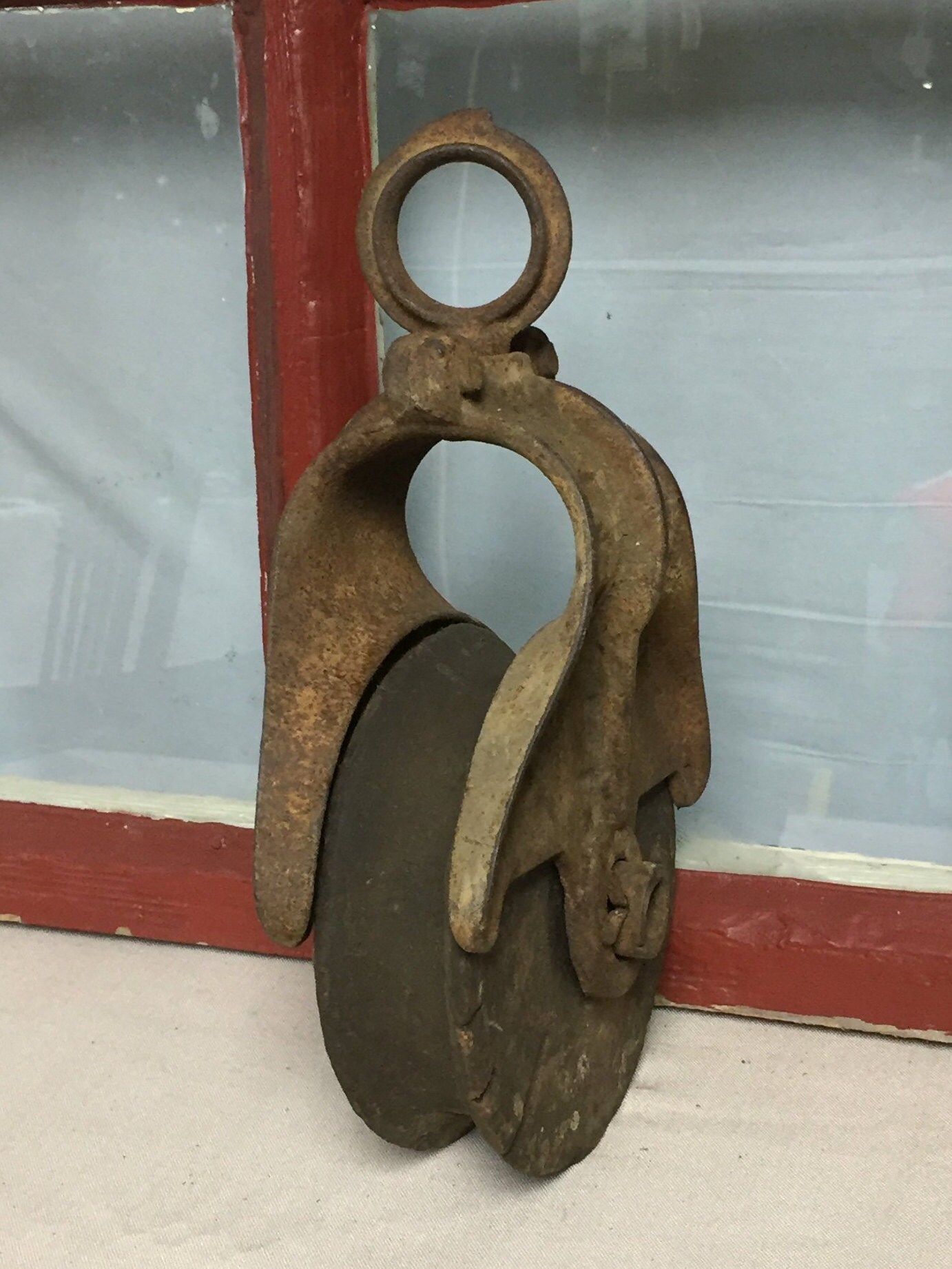 MYERS H299 Cast Iron Pulley with Wooden Wheel, Block and Tackle Barn