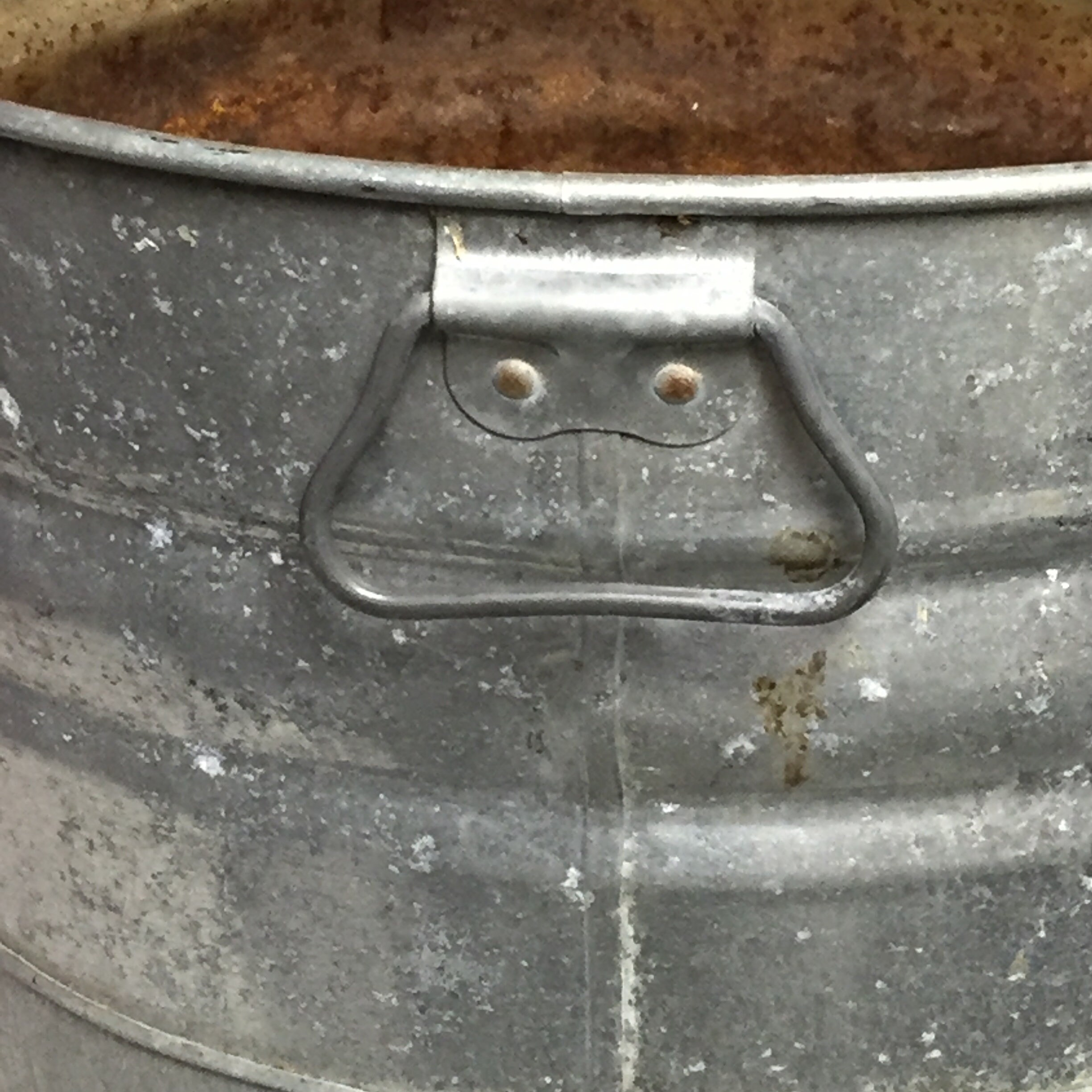 Vintage Round Galvanized Metal Wash Tub, Corrugated bottom, Outdoor