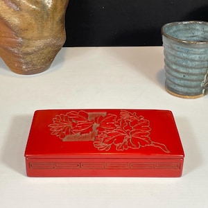 Chinesische Zinnober-Lackdose mit Deckel