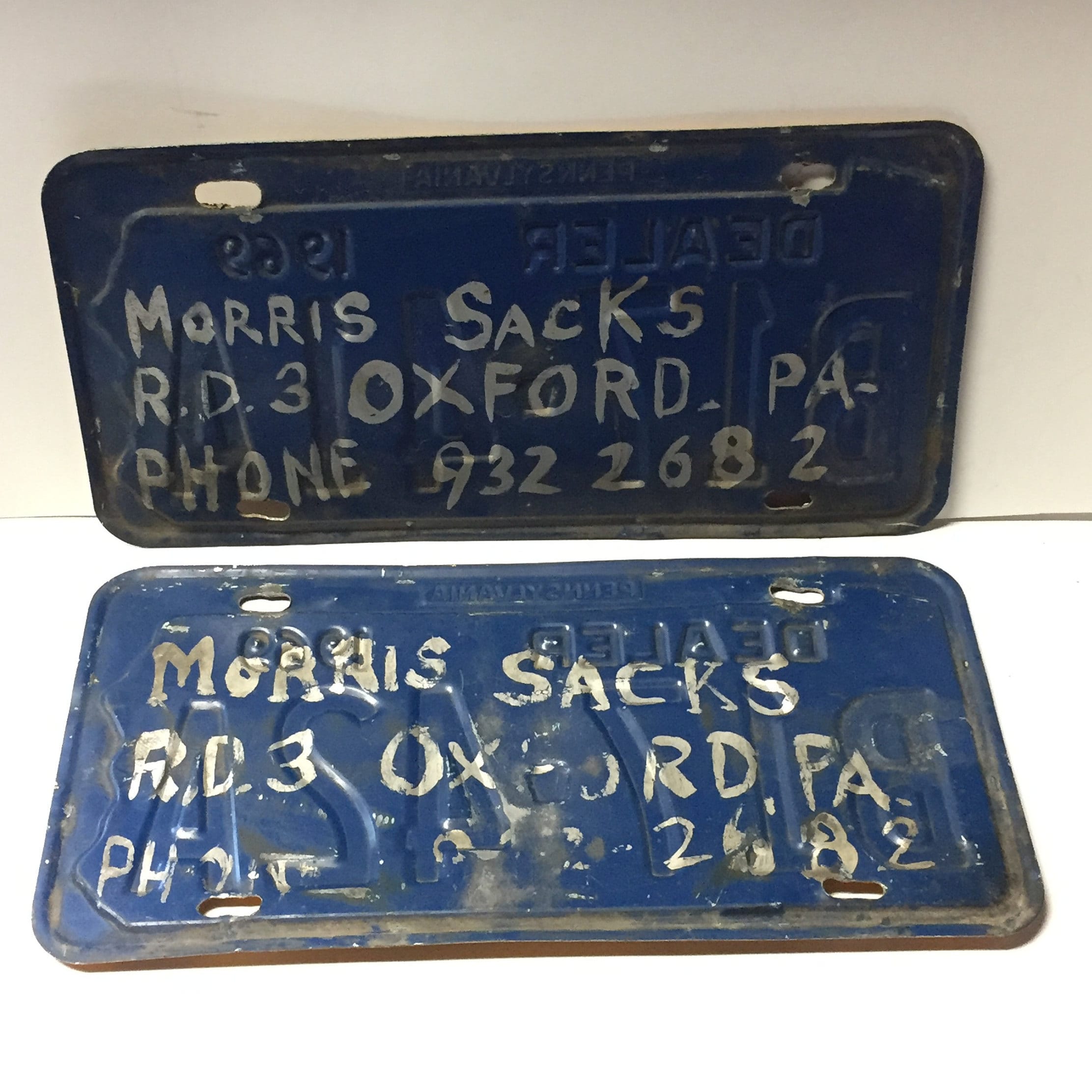 Pennsylvania set of 2 Dealer License Plates, 1969, Consecutive Numbers