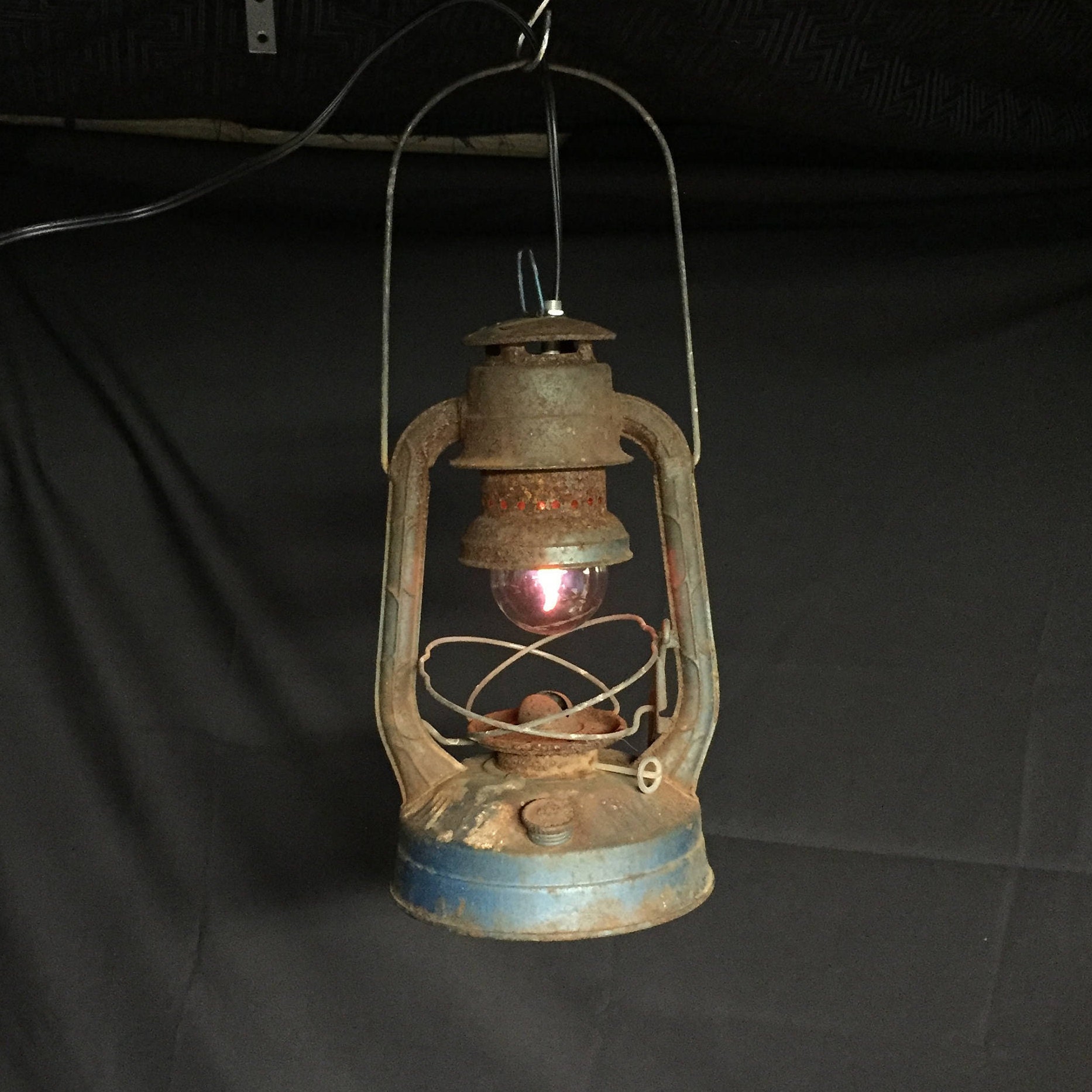 Old Rusty Dietz Electric Hanging Barn Lantern Light, The Wizard Oil
