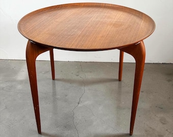 Willumsen & Engholm Mid Century Round Teak Wood End Table: Fritz Hansen