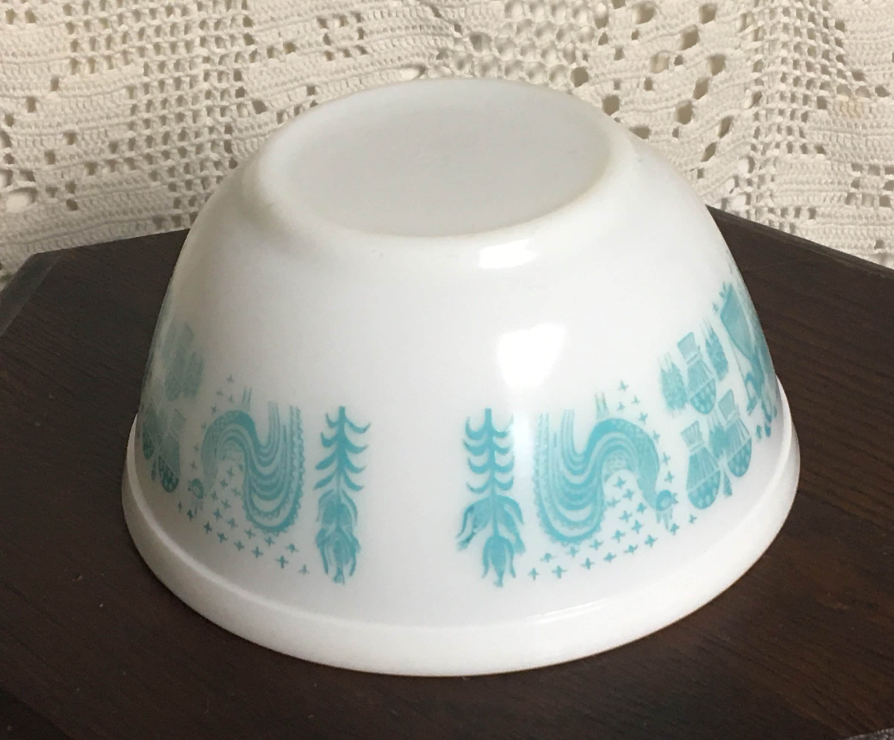 Pyrex Amish Butterprint Turquoise Blue Mixing Bowl, 402, 1.5 Quart