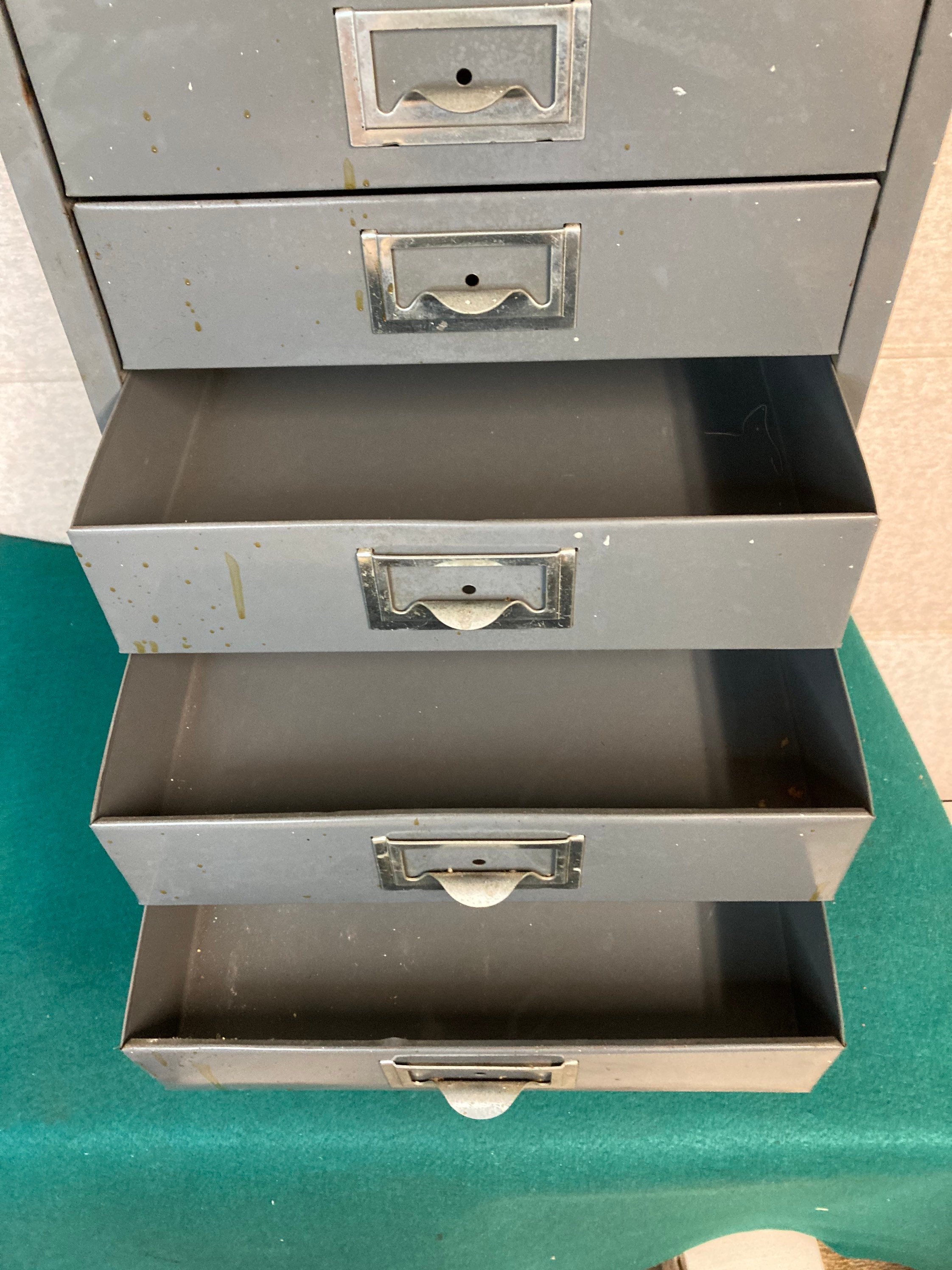 Industrial 9 Drawer Steel Parts Gray Metal Parts Bins