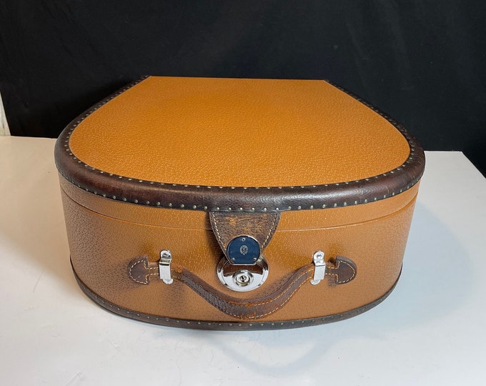 Featured listing image: Karl Baisch Mercedes Benz Luggage Case, Hat Box