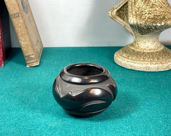 Santa Clara Pueblo Pottery, Signed Gracie Naranjo