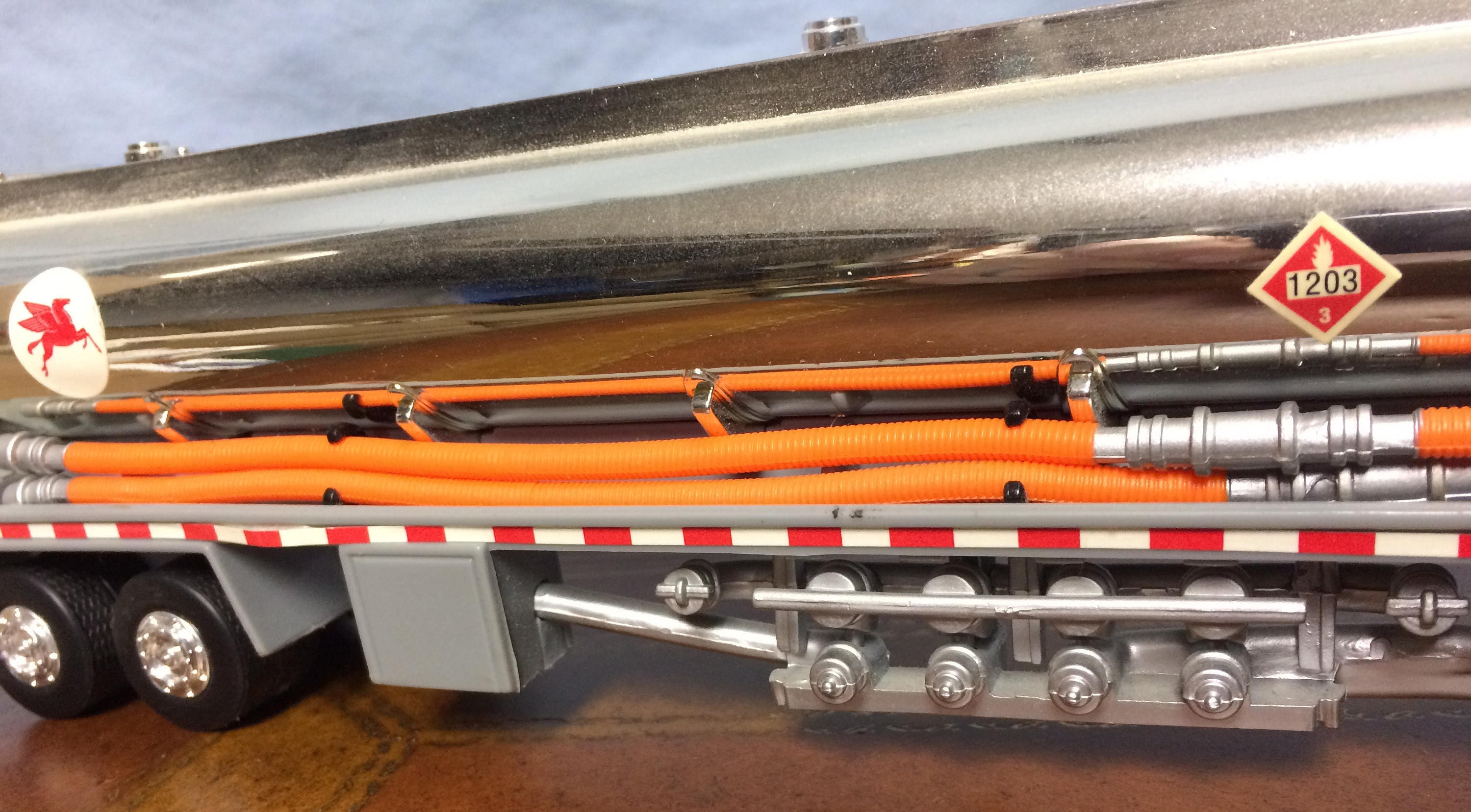 Boise Mobil Limited Edition Toy Tanker Truck, 143 scale
