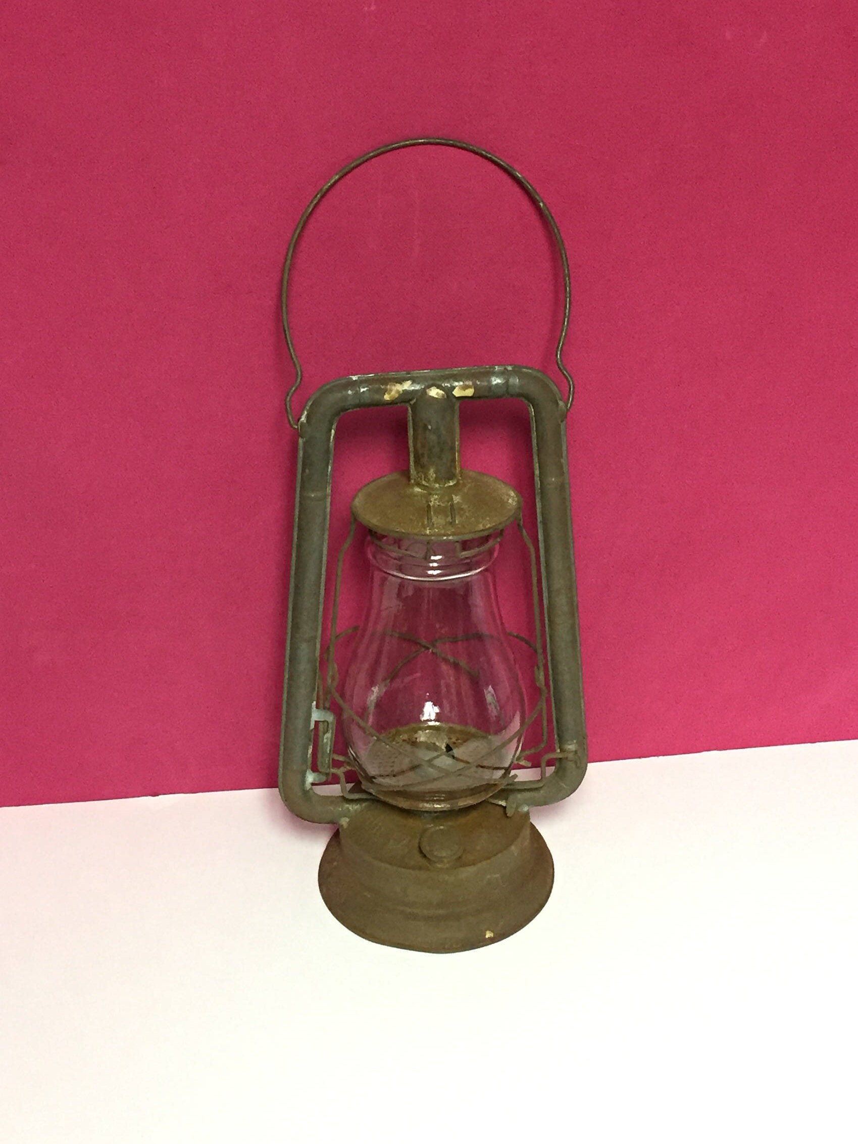 Vintage Dietz Monarch Oil Lantern w/ Glass Globe Kerosene Oil Lantern