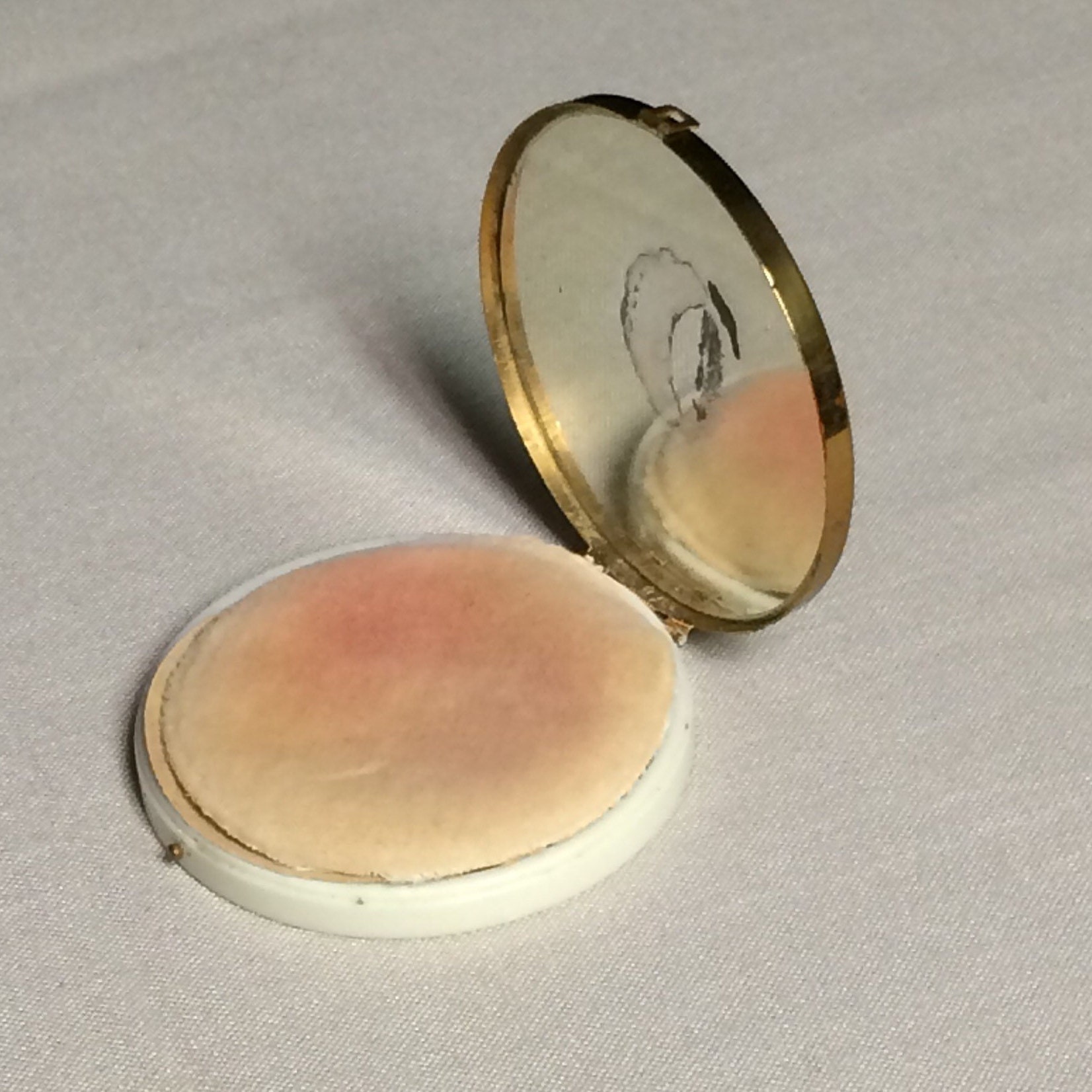 Vintage Houbigant Comact, Flower Compact, Vintage Powder Compact,